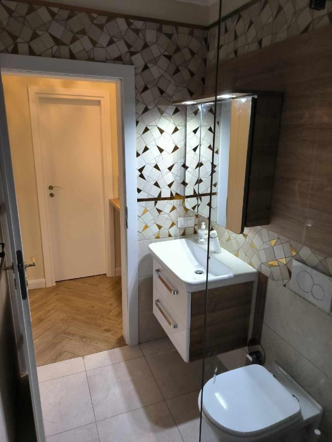 Luxury Airport Retreat Apartamento Cluj-Napoca Exterior foto